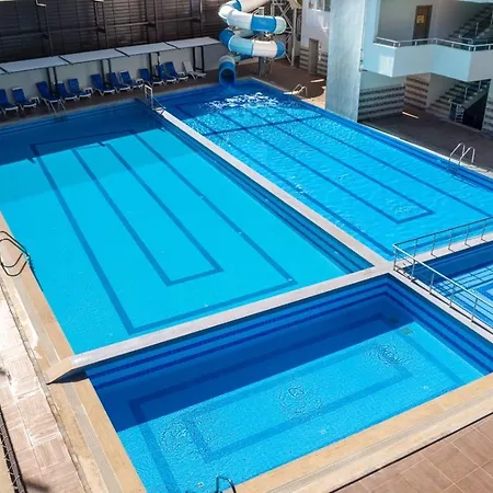 ホテル Tugra Halal