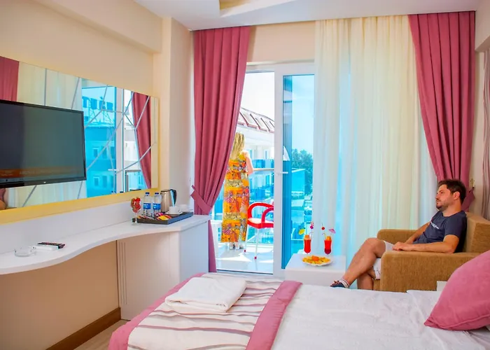 Tugra Halal 4*