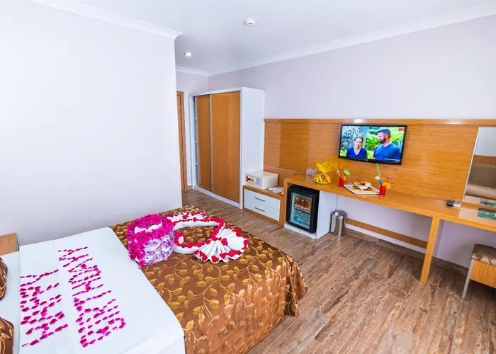 Tugra Halal 4*